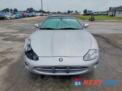 Piąte zdjęcie samochodu w środku: 2000 JAGUAR XK8 VIN:SAJJA42C2YNA07888 - miniatura
