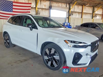 Czwarte zdjęcie samochodu z boku: 2024 VOLVO XC60 PLUS VIN:YV4H60DL3R1897065 - miniatura