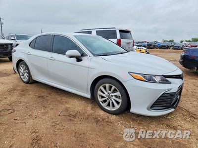 Czwarte zdjęcie samochodu z boku: 2023 TOYOTA CAMRY LE VIN:4T1R11AK3PU184603 - miniatura