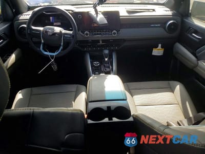 Zdjęcie 8 z 12 samochodu: 2025 CHEVROLET COLORADO ZR2 VIN:1GCPTFEKXS1203008 - miniatura