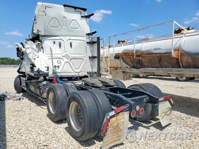 Trzecie zdjęcie samochodu z tyłu: 2017 FREIGHTLINER CASCADIA 125