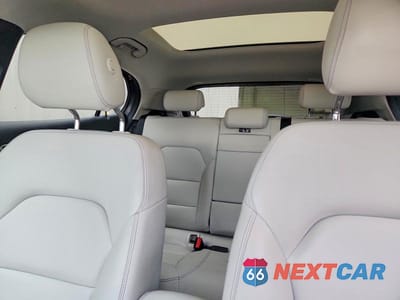 Zdjęcie 10 z 14 samochodu: 2019 MERCEDES-BENZ GLA 250 VIN:WDCTG4EB5KJ554118 - miniatura