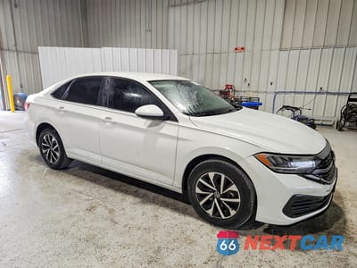 Czwarte zdjęcie samochodu z boku: 2024 VOLKSWAGEN JETTA S VIN:3VW5M7BU8RM095840 - miniatura