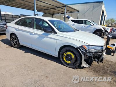 Czwarte zdjęcie samochodu z boku: 2024 VOLKSWAGEN JETTA SPORT VIN:3VWBM7BU3RM041073 - miniatura