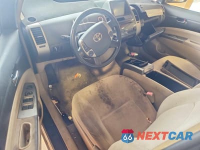 Zdjęcie 8 z 12 samochodu: 2005 TOYOTA PRIUS BASE VIN:JTDKB20U853051477 - miniatura