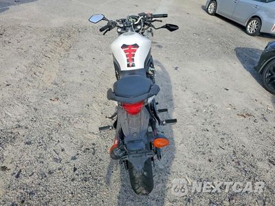 Zdjęcie 6 z 9 samochodu: 2012 YAMAHA FZ6 R VIN:JYARJ18E5CA009412 - miniatura