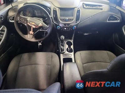 Zdjęcie 8 z 12 samochodu: 2017 CHEVROLET CRUZE LT VIN:1G1BE5SM7H7218598 - miniatura