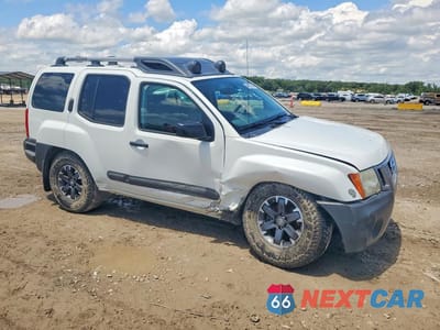 Czwarte zdjęcie samochodu z boku: 2015 NISSAN XTERRA PRO-4X VIN:5N1AN0NW9FN658734 - miniatura