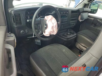 Zdjęcie 8 z 14 samochodu: 2021 GMC SAVANA G2500 VIN:1GTW7AFP3M1307159 - miniatura