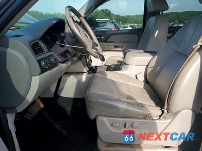 Zdjęcie 7 z 13 samochodu: 2009 CHEVROLET TAHOE K1500 LT VIN:1GNFK23019R173649 - miniatura