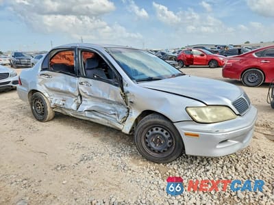 Czwarte zdjęcie samochodu z boku: 2003 MITSUBISHI LANCER ES VIN:JA3AJ26E93U008884 - miniatura