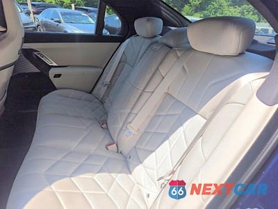 Zdjęcie 10 z 14 samochodu: 2026 BMW 740 XI VIN:WBA33EH02TCW78982 - miniatura