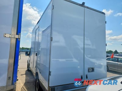 Drugie zdjęcie samochodu z przodu: 2020 FORD TRANSIT REFRIGERATED BOX TRUCK VIN:1FDBW5Z8XLKB11480 - miniatura