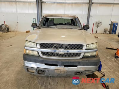 Piąte zdjęcie samochodu w środku: 2004 CHEVROLET SILVERADO C2500 HEAVY DUTY VIN:1GCHC23U34F258441 - miniatura
