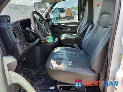 Zdjęcie 7 z 12 samochodu: 2013 GMC SAVANA BOX TRUCK VIN:1GDY72CA4D1125156 - miniatura