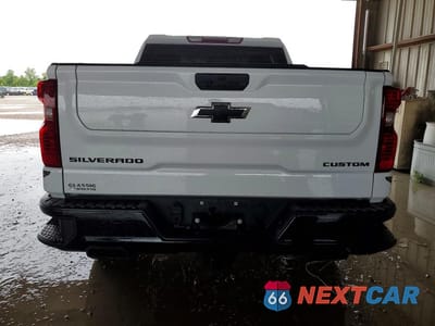 Zdjęcie 6 z 12 samochodu: 2024 CHEVROLET SILVERADO K1500 TRAIL BOSS CUSTOM VIN:3GCUDCED0RG362907 - miniatura