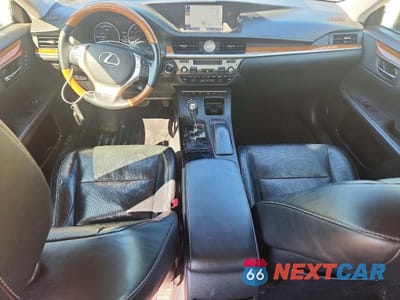 Zdjęcie 8 z 12 samochodu: 2013 LEXUS ES 300H VIN:JTHBW1GG3D2011096 - miniatura