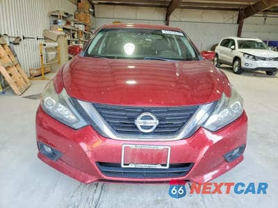 Piąte zdjęcie samochodu w środku: 2017 NISSAN ALTIMA 2.5 SR VIN:1N4AL3AP0HC268555 - miniatura