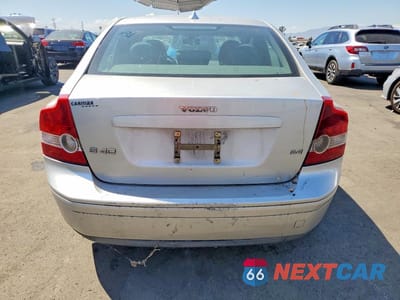 Zdjęcie 6 z 12 samochodu: 2006 VOLVO S40 2.4I VIN:YV1MS390062202358 - miniatura