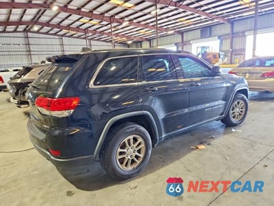 Trzecie zdjęcie samochodu z tyłu: 2019 JEEP GRAND CHEROKEE LAREDO VIN:1C4RJEAG1KC681090 - miniatura