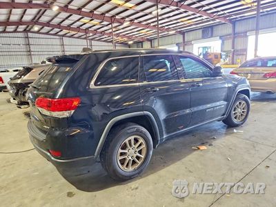 Trzecie zdjęcie samochodu z tyłu: 2019 JEEP GRAND CHEROKEE LAREDO VIN:1C4RJEAG1KC681090 - miniatura