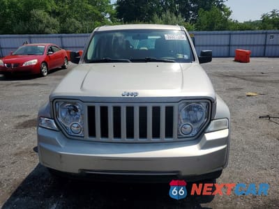 Piąte zdjęcie samochodu w środku: 2008 JEEP LIBERTY SPORT VIN:1J8GN28K38W221305 - miniatura