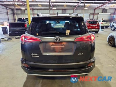 Zdjęcie 6 z 13 samochodu: 2017 TOYOTA RAV4 XLE VIN:JTMWFREV1HJ140162 - miniatura