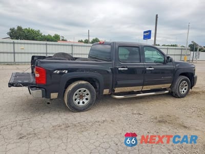 Trzecie zdjęcie samochodu z tyłu: 2011 CHEVROLET SILVERADO K1500 LT VIN:3GCPKSEA8BG302978 - miniatura