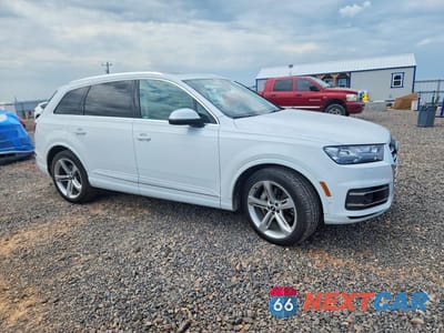 Czwarte zdjęcie samochodu z boku: 2019 AUDI Q7 PRESTIGE VIN:WA1VAAF78KD018880 - miniatura