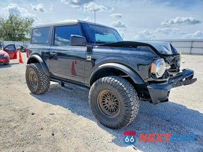 Czwarte zdjęcie samochodu z boku: 2025 FORD BRONCO VIN:1FMDE6AH1SLB09395 - miniatura