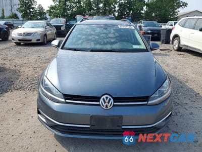 Piąte zdjęcie samochodu w środku: 2018 VOLKSWAGEN GOLF SPORTWAGEN S VIN:3VWD17AU2JM753047 - miniatura