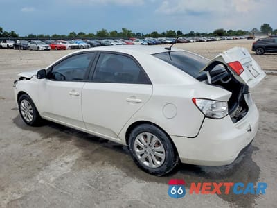Drugie zdjęcie samochodu z przodu: 2013 KIA FORTE EX VIN:KNAFU4A26D5652312 - miniatura