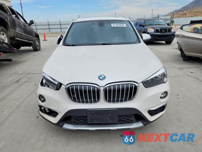 Piąte zdjęcie samochodu w środku: 2018 BMW X1 XDRIVE28I VIN:WBXHT3C30J3H31809 - miniatura