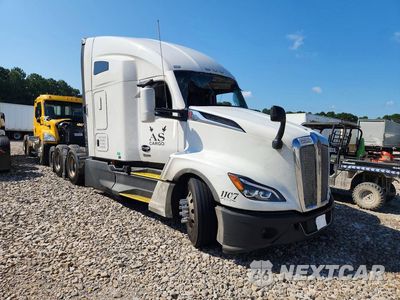 Czwarte zdjęcie samochodu z boku: 2022 KENWORTH T680 SEMI TRUCK VIN:1XKYD49XXNJ134650 - miniatura