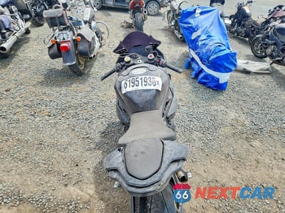 Zdjęcie 6 z 9 samochodu: 2025 BMW S 1000 RR VIN:WB10P2308S6L33014 - miniatura