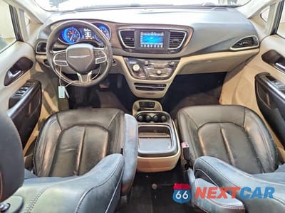 Zdjęcie 8 z 13 samochodu: 2019 CHRYSLER PACIFICA TOURING L VIN:2C4RC1BG8KR650542 - miniatura