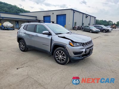 Czwarte zdjęcie samochodu z boku: 2017 JEEP COMPASS LATITUDE VIN:3C4NJDBB3HT651338 - miniatura