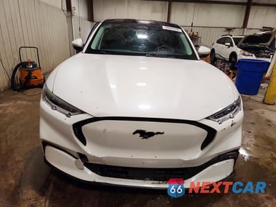 Piąte zdjęcie samochodu w środku: 2021 FORD MUSTANG MACH-E SELECT VIN:3FMTK1SS6MMA43364 - miniatura