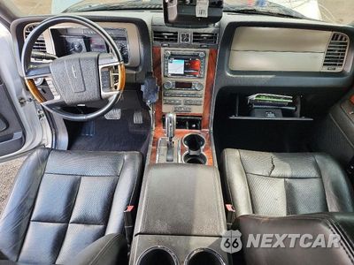 Zdjęcie 8 z 13 samochodu: 2011 LINCOLN NAVIGATOR VIN:5LMJJ2J56BEJ06992 - miniatura