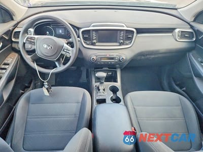 Zdjęcie 8 z 13 samochodu: 2019 KIA SORENTO LX V6 VIN:5XYPGDA50KG572517 - miniatura
