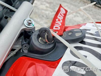 Zdjęcie 8 z 9 samochodu: 2022 DUCATI STREETFIGHTER V2 VIN:ZDMFAKYW7NB001738 - miniatura