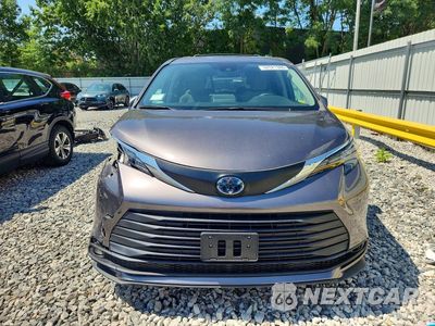 Piąte zdjęcie samochodu w środku: 2024 TOYOTA SIENNA LE VIN:5TDBRKEC3RS219106 - miniatura