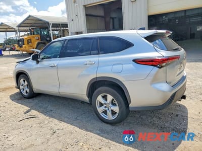 Drugie zdjęcie samochodu z przodu: 2022 TOYOTA HIGHLANDER L VIN:5TDCZRAH3NS098697 - miniatura