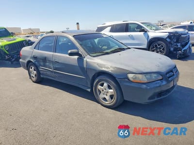 Czwarte zdjęcie samochodu z boku: 1998 HONDA ACCORD EX VIN:1HGCG1656WA060368 - miniatura