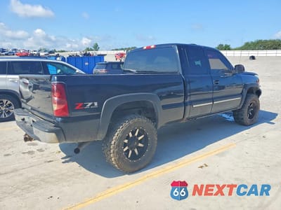 Trzecie zdjęcie samochodu z tyłu: 2007 CHEVROLET SILVERADO K1500 CLASSIC VIN:1GCEK19Z47Z100681 - miniatura