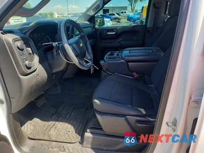 Zdjęcie 7 z 12 samochodu: 2021 CHEVROLET SILVERADO K1500 CUSTOM VIN:3GCPYBEH5MG176092 - miniatura