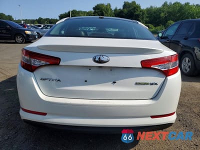 Zdjęcie 6 z 12 samochodu: 2013 KIA OPTIMA HYBRID VIN:KNAGM4AD0D5048759 - miniatura
