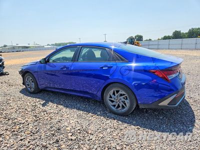 Drugie zdjęcie samochodu z przodu: 2024 HYUNDAI ELANTRA BLUE VIN:KMHLM4DJ0RU103786 - miniatura