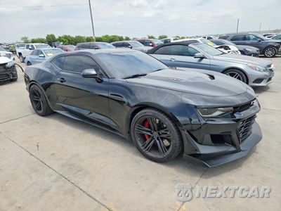 Czwarte zdjęcie samochodu z boku: 2019 CHEVROLET CAMARO ZL1 VIN:1G1FJ1R64K0142061 - miniatura