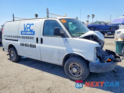 Czwarte zdjęcie samochodu z boku: 2015 CHEVROLET EXPRESS G2500 VIN:1GCWGFCFXF1263334 - miniatura